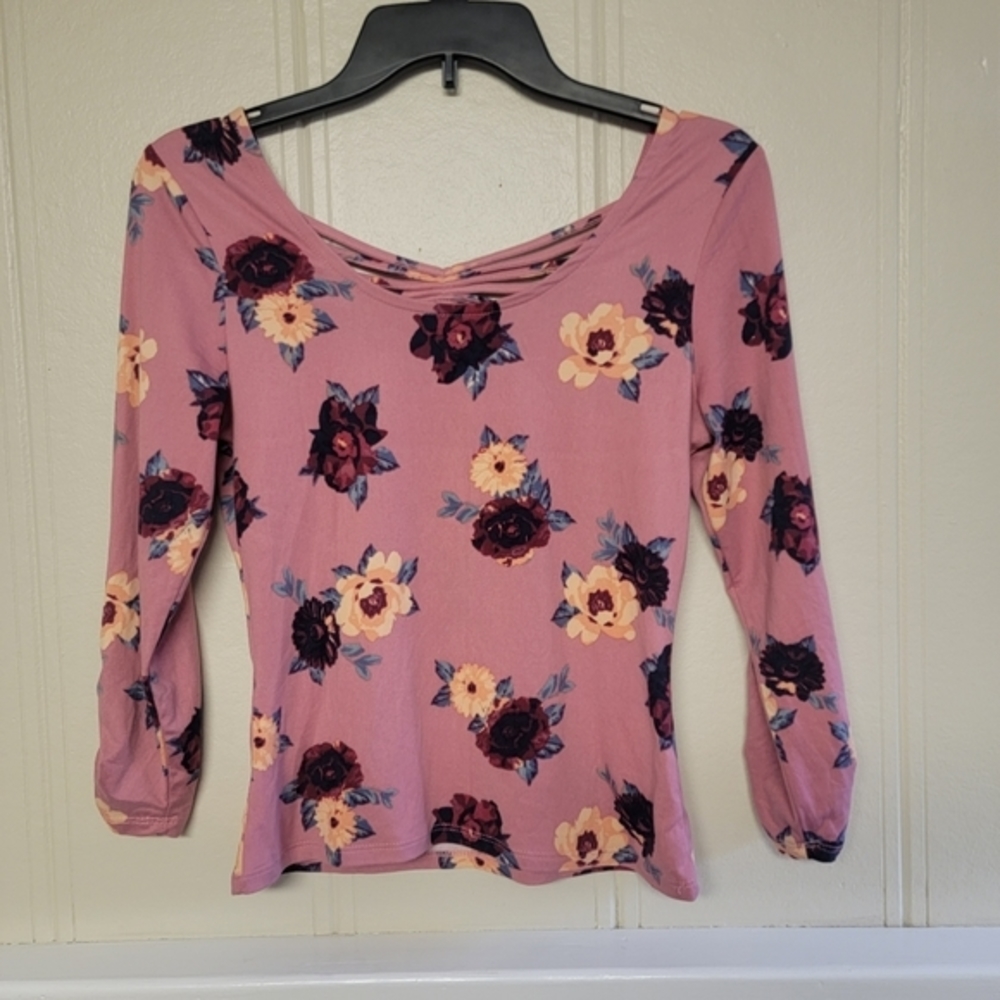 Almost Famous‎ Floral Tee